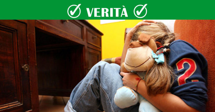 Violentata a 15 anni da 11 ragazzi